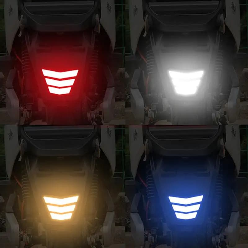 Set di 3 Adesivi per Moto, Decalcomanie Riflettenti per Parafango Posteriore e Paraurti, Segnali di Avvertimento a Freccia Trapezoidale per Auto, Camion e Biciclette