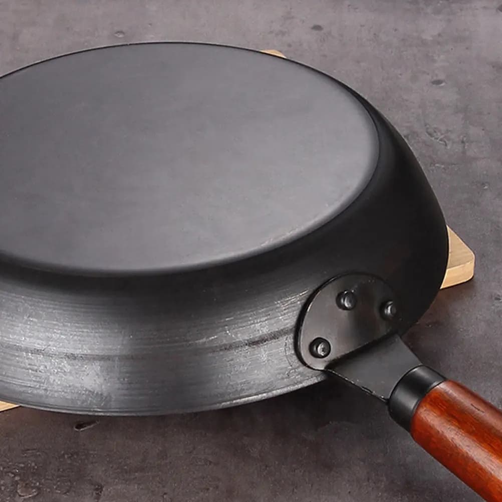 Padella Antiaderente in Ferro 26Cm, Manico Ergonomico in Legno, Compatibile con Fornelli a Gas, Wok Tradizionale Cinese