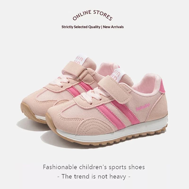 A pair of children's hook and loop retro sneakers breathable non slip lightweight casual running shoes YEM-0723