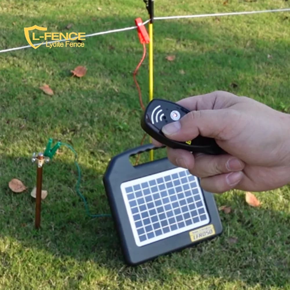 High Quality Waterproof Energizer Charger for Electric Fence Farm Comes with Solar Panels
