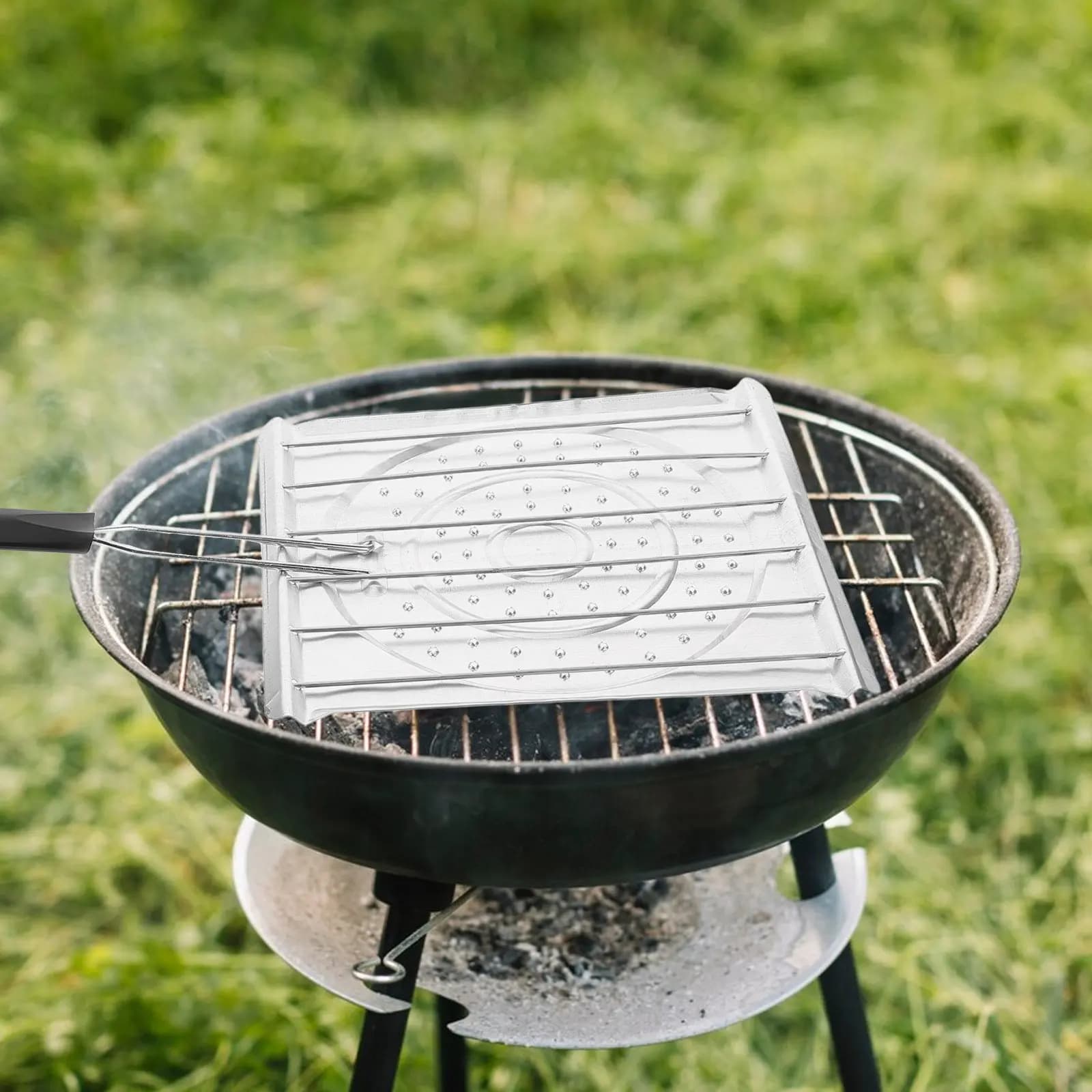 Piastra per Quesadilla 2 in 1, Classica per Pane e Arepa, con Diffusore di Calore, Griglia Pieghevole, Manico Richiudibile, per Campeggio, Vassoio per Cucinare, Argento