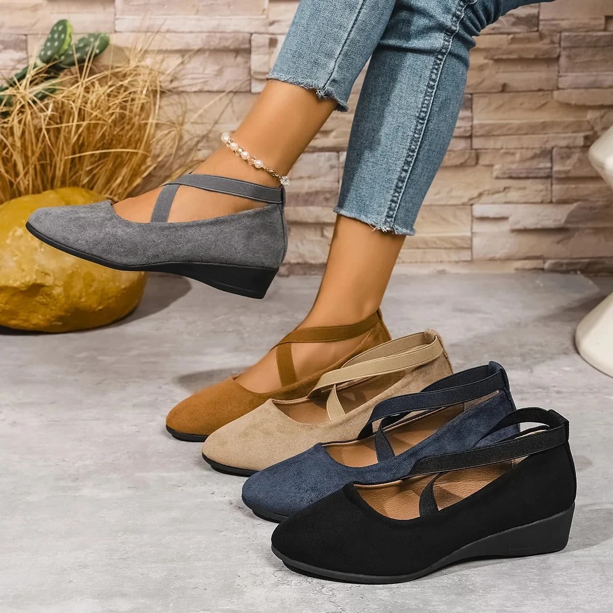 Women's Loafers with Cross-Strap Wedge Heel and Roman Retro Style High-Quality Plus-Size Solid-Color Casual Shoes for Ladies