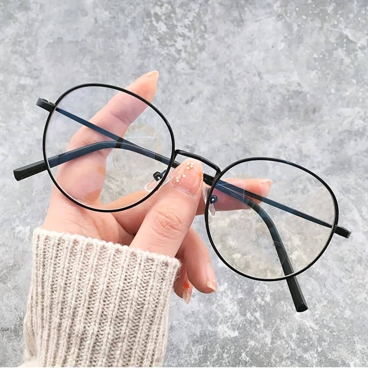 Unisex Fashion Flat Decorative Eyeglasses | Ideal for Daily Use