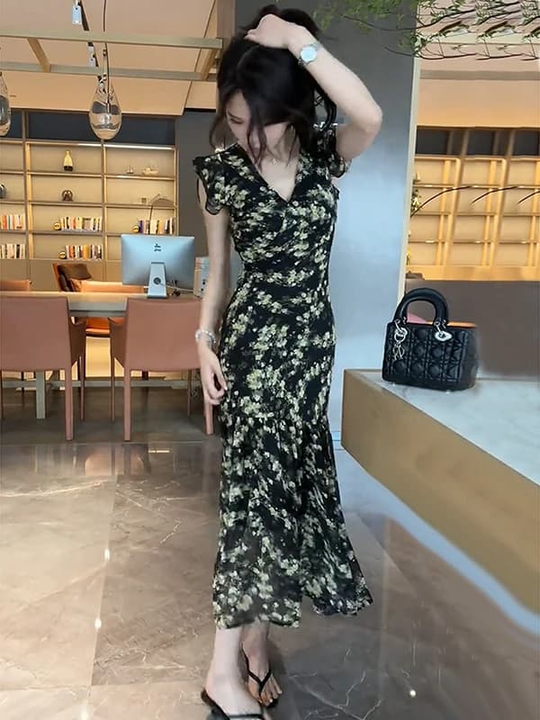Floral Print Midi Dress Women's Fashion Summer 2026 Waist-Cinching Slimming Elegant High-End Feel A-Line Skirt Commute Style