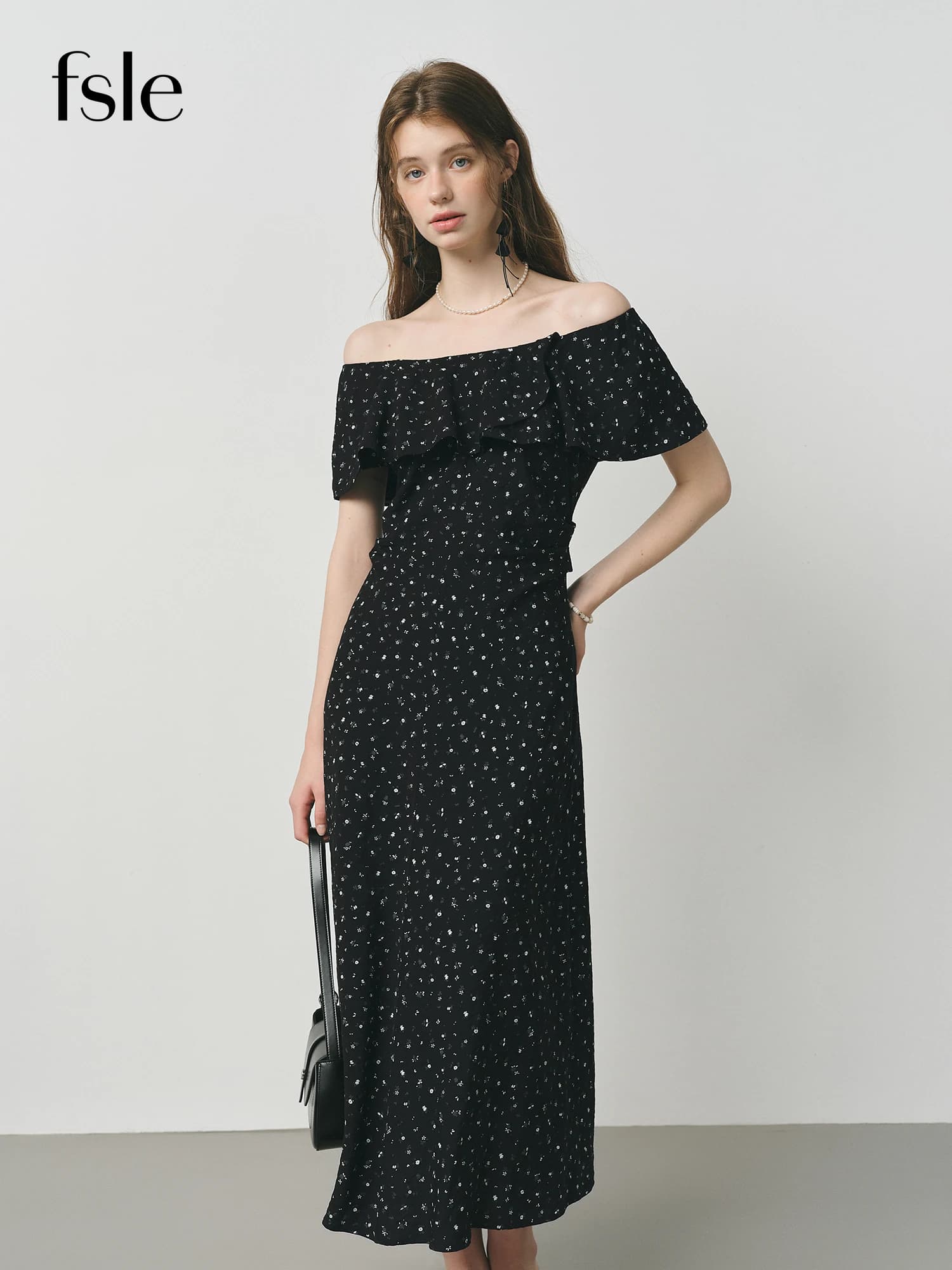 FSLE Abito con gonna a spalle scoperte con stampa floreale increspata Charmeuse francese per donna 2025 Nuovi abiti di arrivo 25FS12885