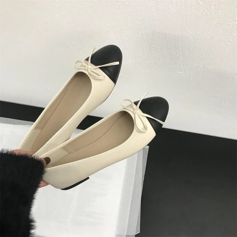 2026 Nuova Primavera Mocassino da donna con nodo a farfalla Colori eleganti della miscela Slip On Scarpe Laides Comfort Ballerine con suola morbida Scarpe singole
