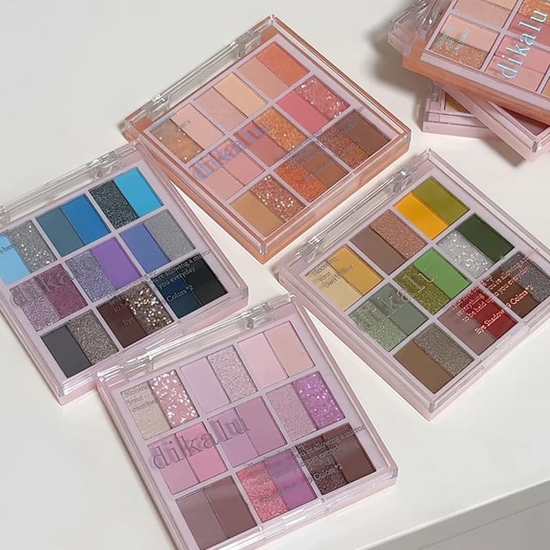 Tavolozza di ombretti glitterati a lunga durata a 18 colori Prodotto cosmetico professionale per trucco occhi in stile coreano