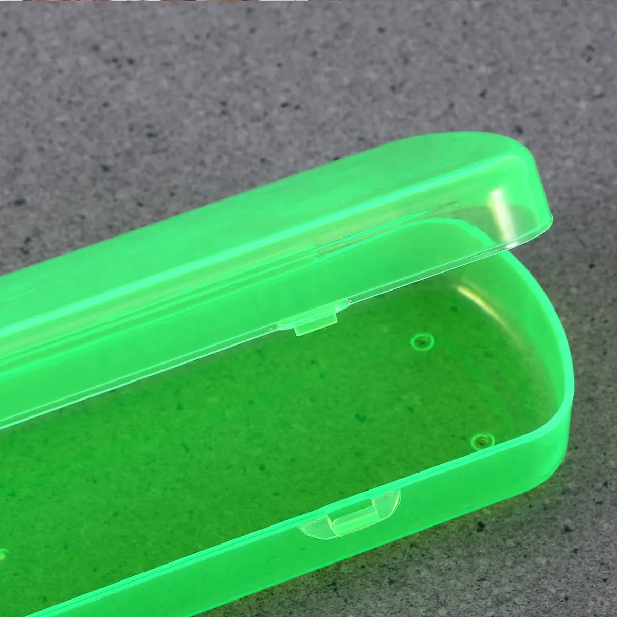 Portable Antibacterial Toothbrush Box Travel Rectangular Toothpaste Storage Holder Green for Business Camping Travel