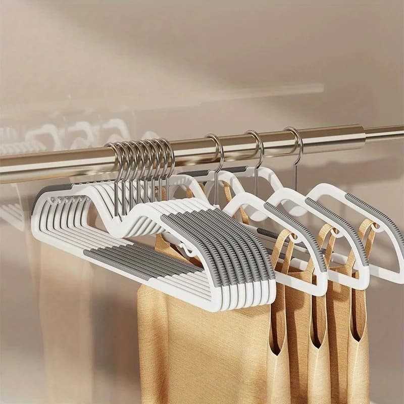 Non-slip plastic hangers: versatile design and no trace for clothes, bras and more - Ideal for storing objects and retail display