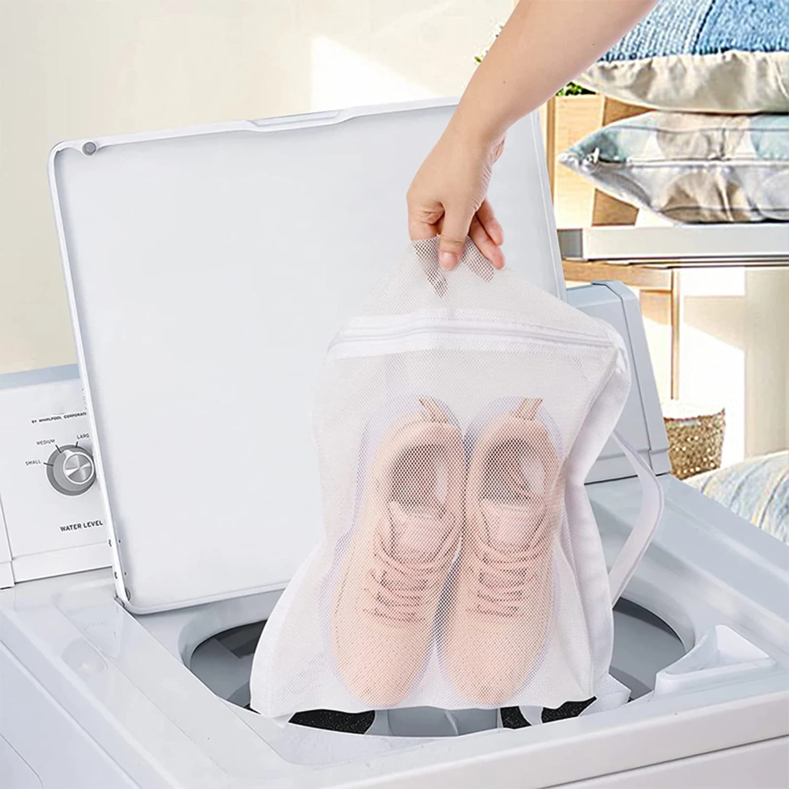 Shoe Wash Bag 38x29 cm Durable polyester mesh drying bag with suction hooks for sports sneakers washing machine