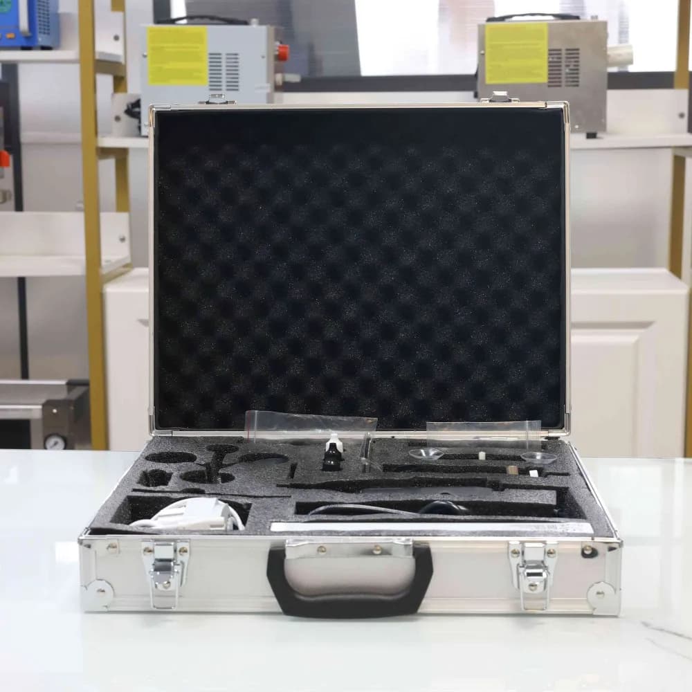 Kit di Riparazione Parabrezza Auto, Set Professionale per Riparazione Crepe Vetri Auto, Pompa a Vuoto in Acciaio Inossidabile
