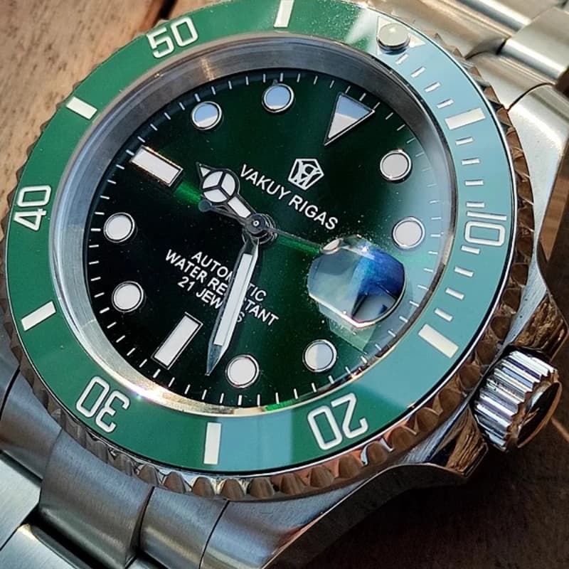 Movimento al quarzo per immersione Orologio sportivo da uomo d'affari alla moda con cinturino in acciaio luminoso e forte