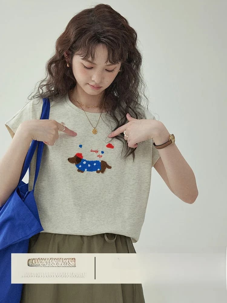 T-shirt da donna estiva slim fit con ricamo a cartoni animati, girocollo e maniche corte, design originale Beidao AMUU
