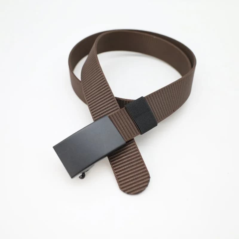 Cintura in poliestere color caramella con fibbia in ferro, cintura in tessuto intrecciato raffinata ed elegante per uomo e donna.