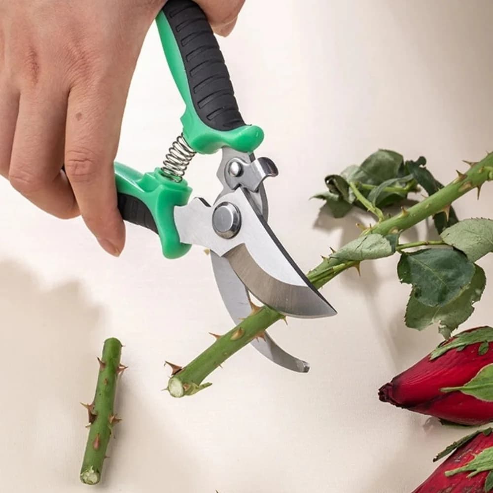Multifunctional Power Scissors with Stainless Steel Blade for Professional Gardening and Potting of Coppers and Trees