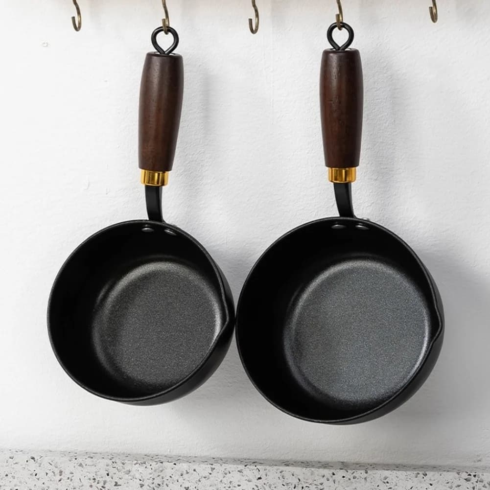 Nonstick Cast Iron Pan 14cm 16cm Oil Pouring Frying Pan for Omelettes Baby Food For gas Stove Walnut Wood Handle
