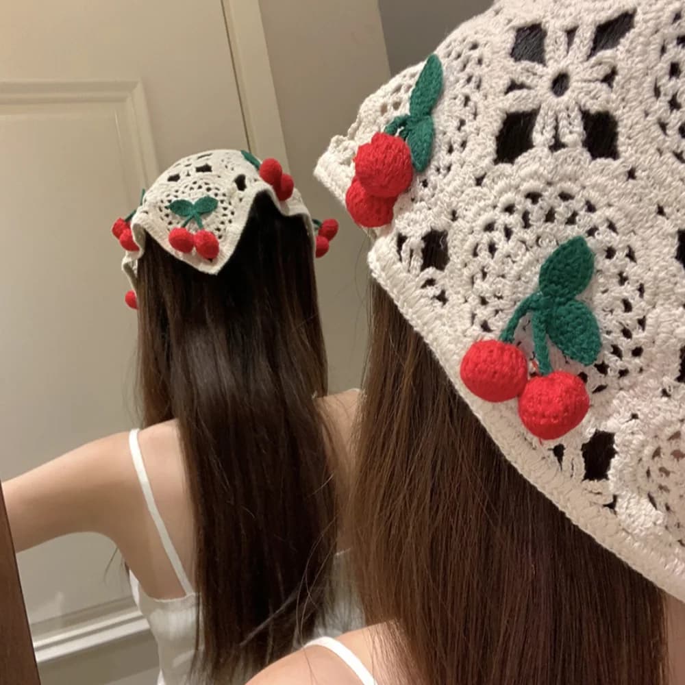 Fascia per capelli a triangolo lavorata a maglia, carina piccola ciliegia, stile pastorale francese, asciugamano, foulard fatto a mano all'uncinetto, cappello per ragazze