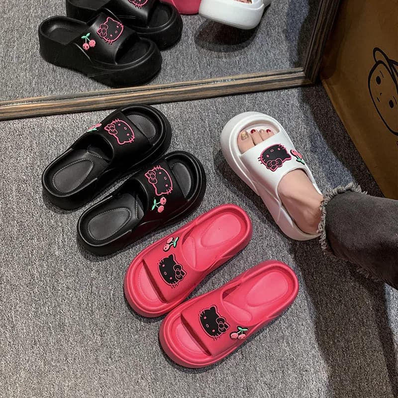 Ciabatte Estive da Donna Hello Kitty Sanrio, Antiscivolo per Spiaggia e Bagno, Sandali con Suola Morbida Eva e Fondo Spesso per Aumentare l'Altezza