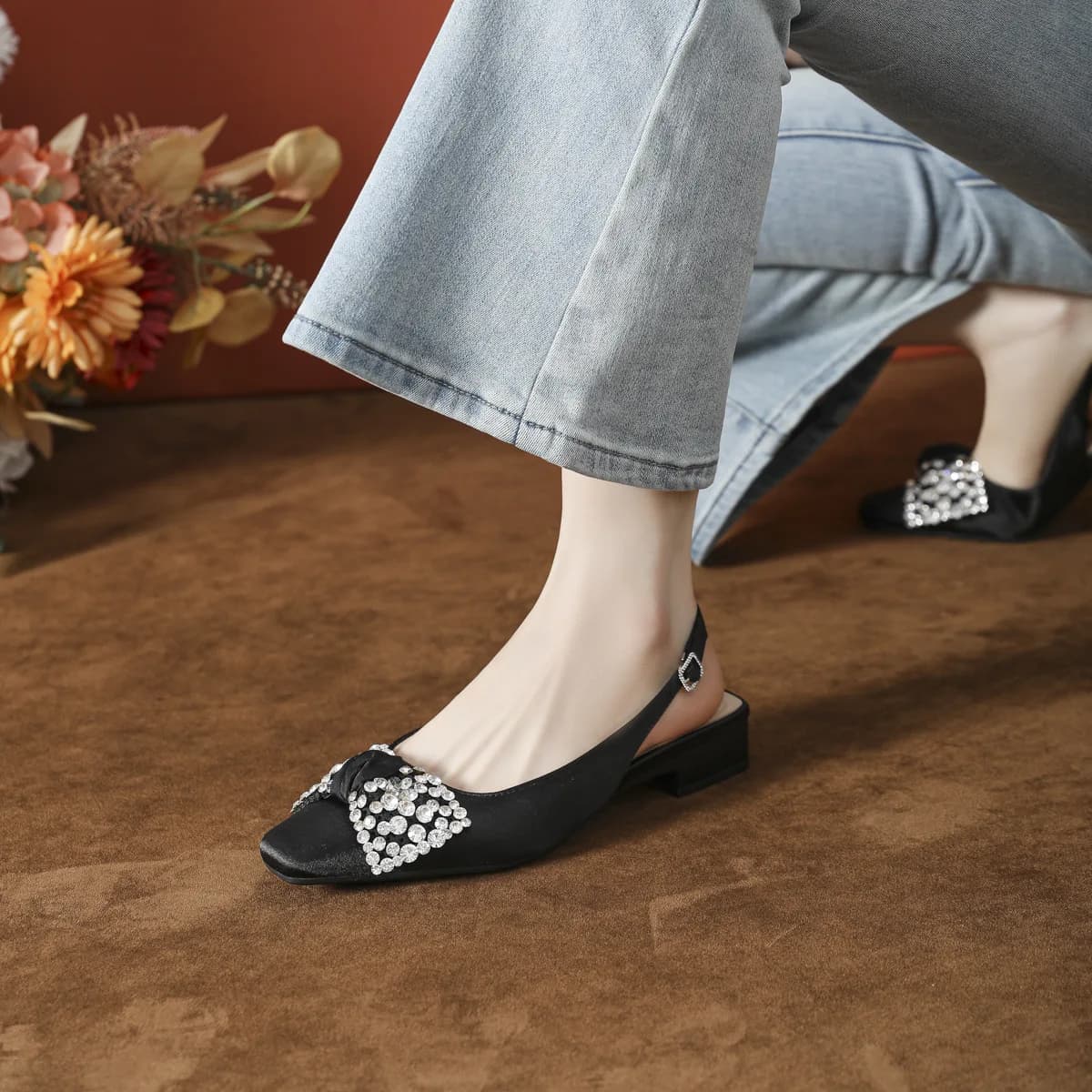scarpe singole in raso nero con tacco basso 2025 nuovi modelli farfalla borsa con diamanti testa quadrata sandali con tacco spesso sandali da donna