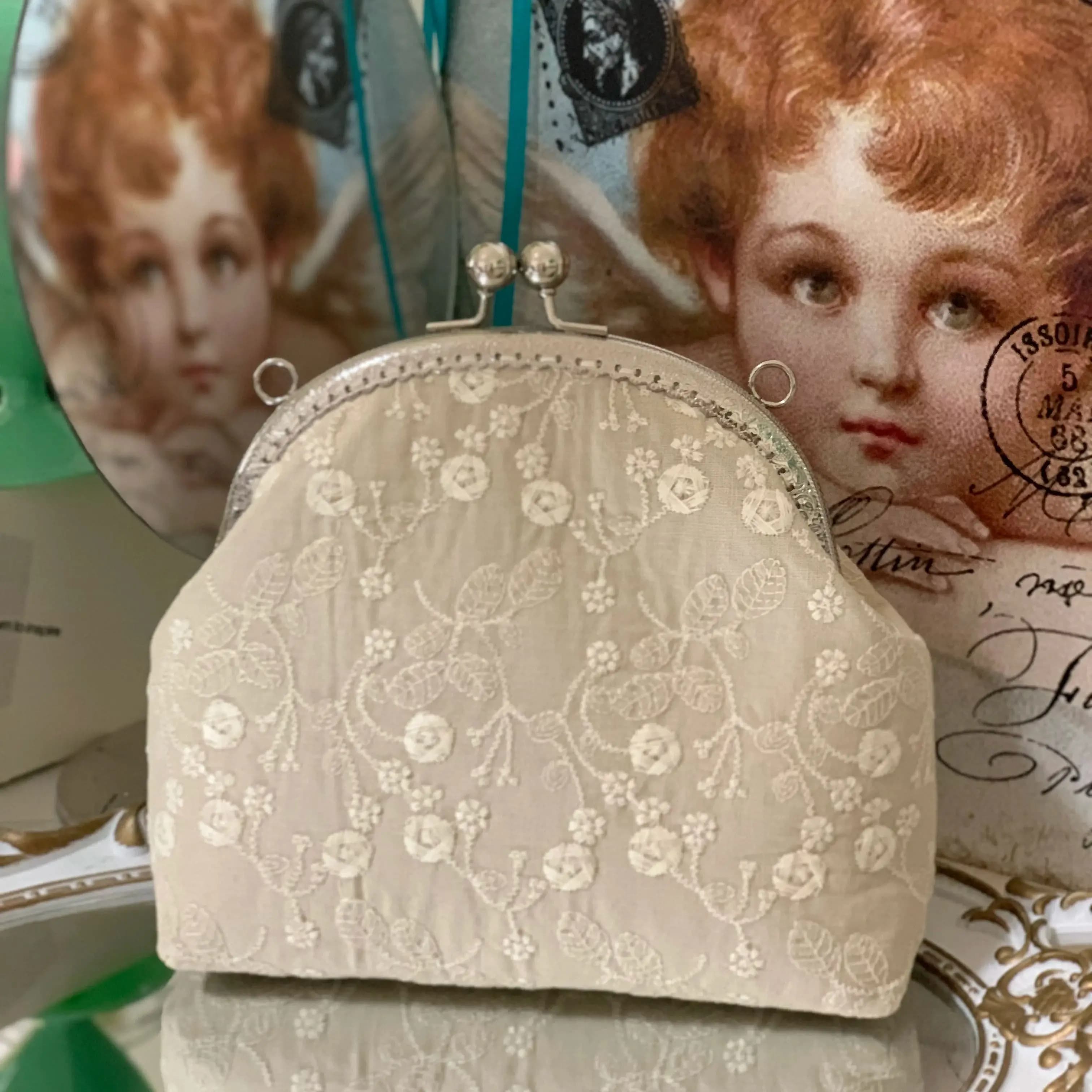 Lost in Vinatge Soft Lace ricamo floreale frizione Kiss Lock Bag chiusura a scatto chiusura a scatto telaio nastro cinturino a catena borsa da sposa