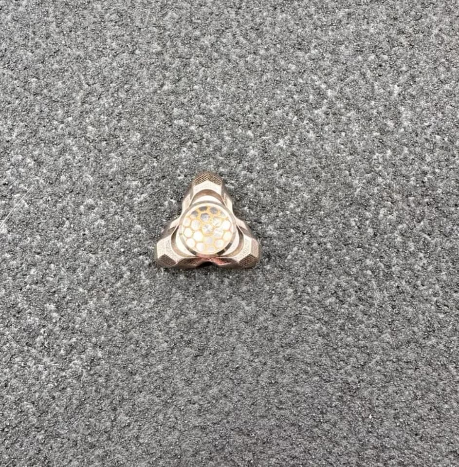 Giocattolo di decompressione fidget spinner piccolo sc EDC LQ usato