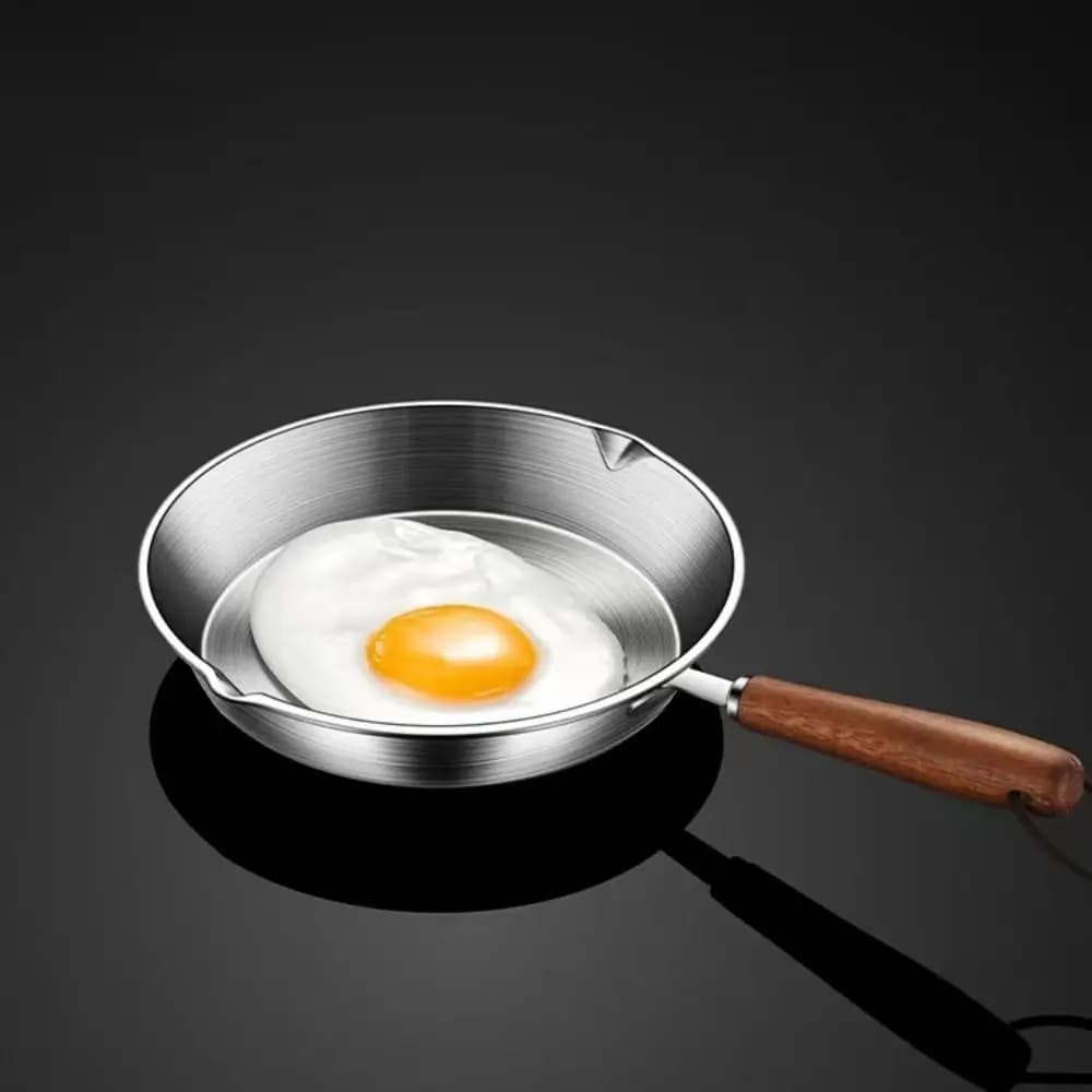 304 stainless steel pan with flat bottom Wooden handle Non-stick pan for frittata Safe oven 12/16 cm Kitchen pot pan