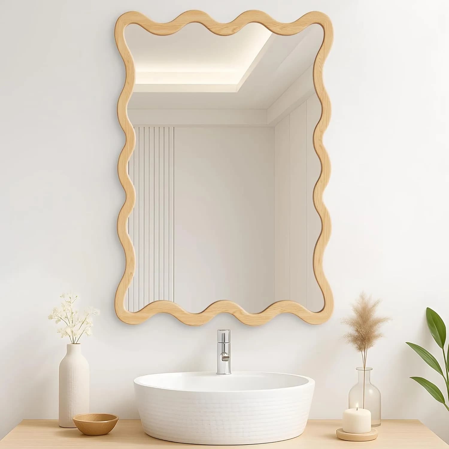 Specchio da parete ondulato da 24 pollici di larghezza x 36 pollici di lunghezza – Specchio da bagno con cornice in legno massello chiaro