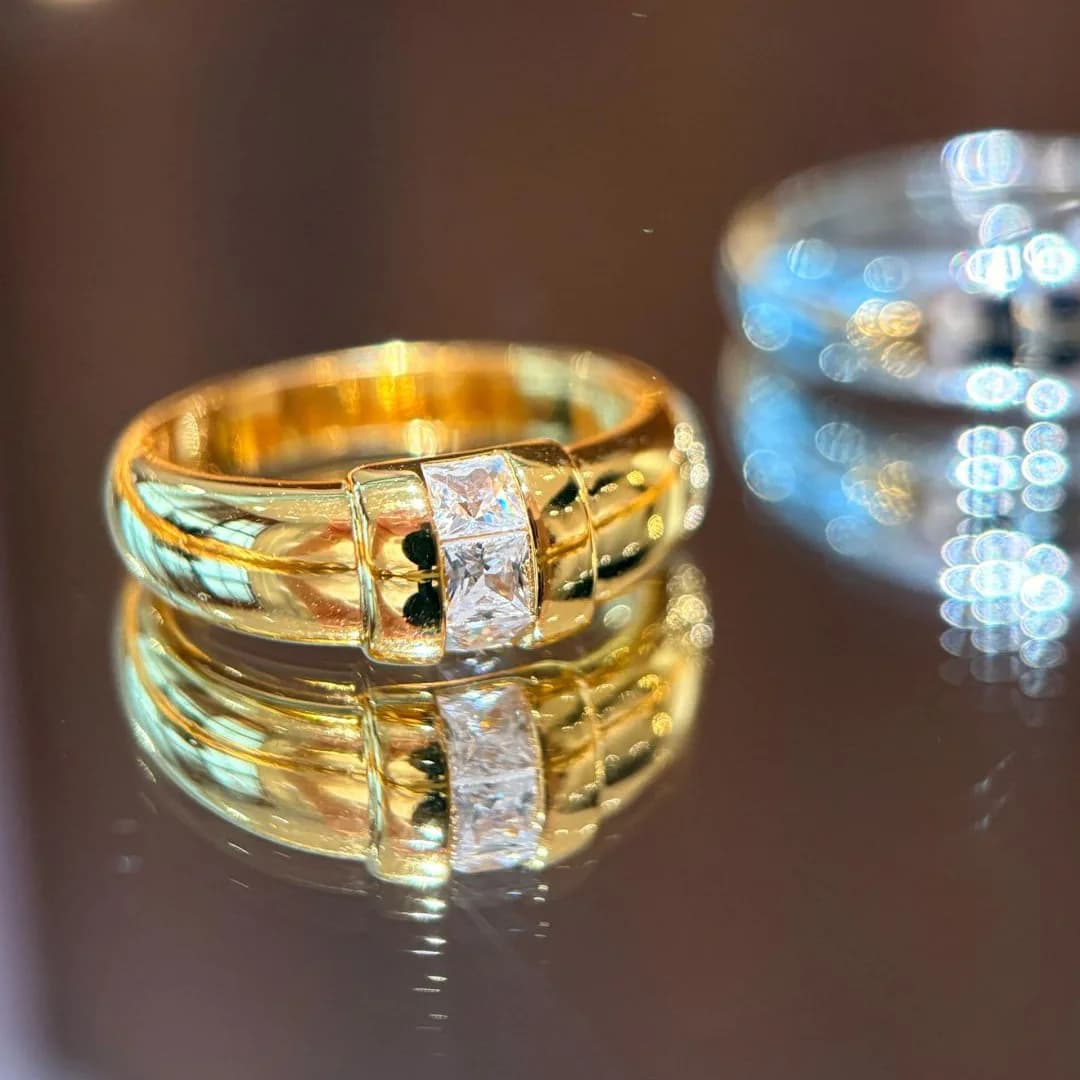 Anelli di diamanti intarsiati quadrati lucidi vintage semplici e alla moda per le donne, anelli di lusso leggeri, regali di gioielli per feste di coppie