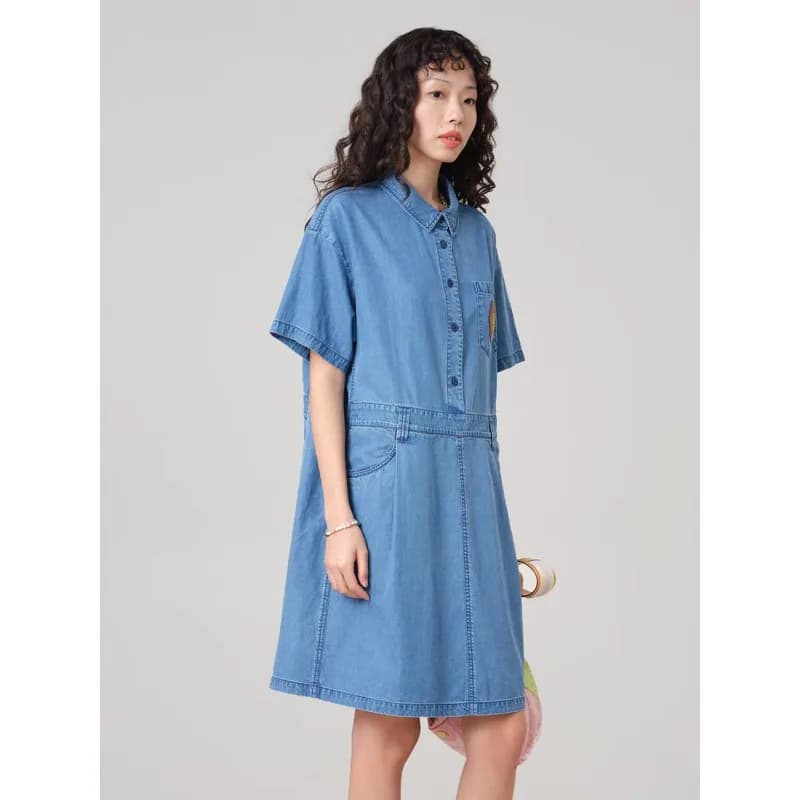 Abito in denim a maniche corte con risvolto MOVEUP, nuovo modello estivo 2026, con ricamo a cucciolo e tasche, casual, per il commuting, linea ad A 3ELX41305