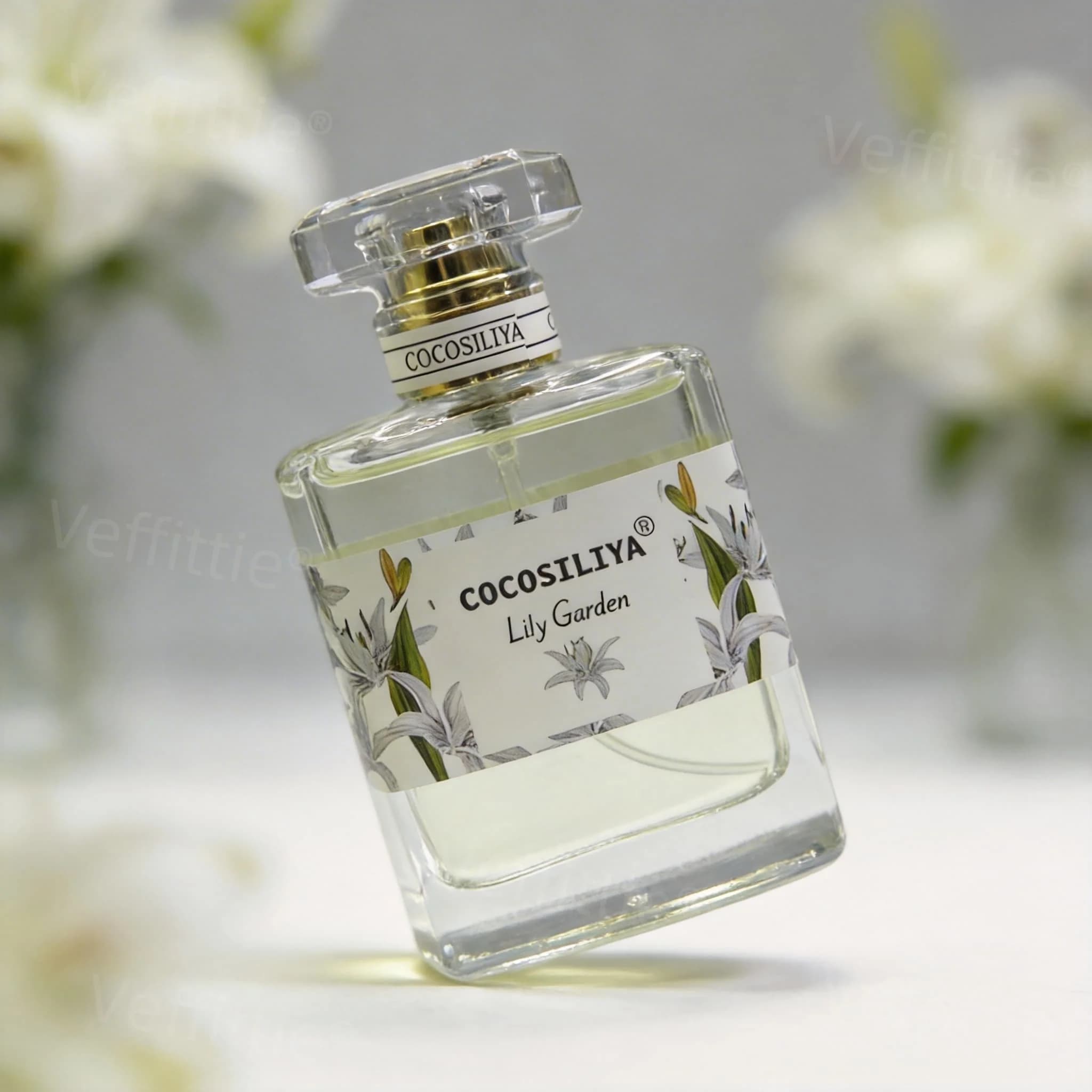 Vacation Lily Aquatic Glow Eau De Parfum, 50ml, Flacone Floreale Trasparente, Freschezza Tutto il Giorno, Essenza di Ninfea Luminosa per Viaggi Rilassanti