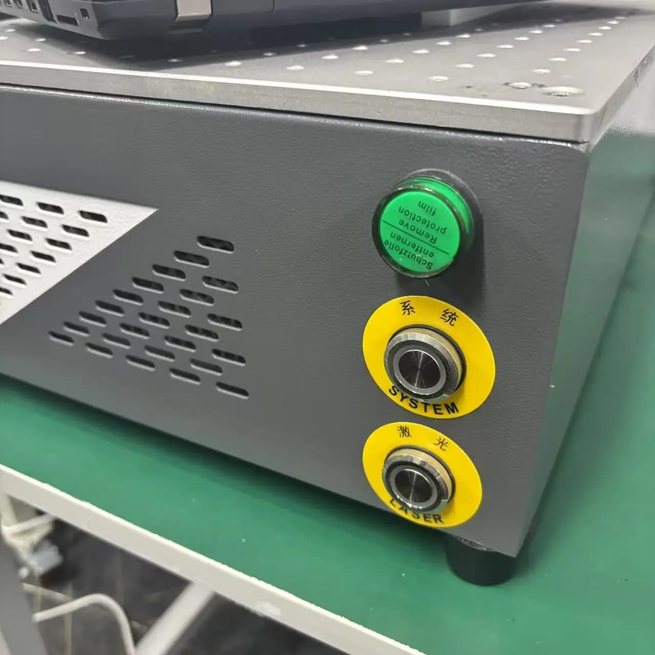 Dispositivo di marcatura alimentato Maxwave - Dimensioni compatte per etichette/strumenti metallici Macchina per incisione laser per metallo