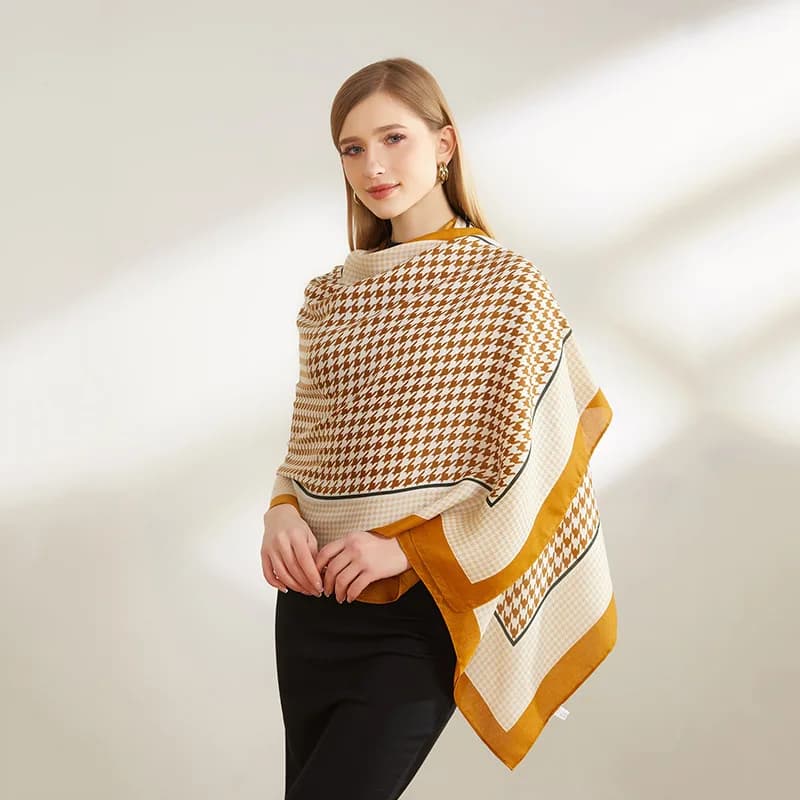 Sciarpa alla Moda con Stampa di Lettere, Lunga e Trendy