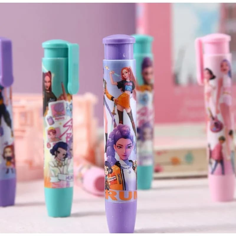Nuova gomma a pressione a forma di penna con personaggi anime K-pop, ideale per correggere e cancellare, a basso contenuto di polvere, regalo di cancelleria per studenti.