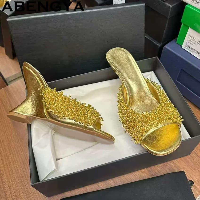 Pantofole con zeppa con stringhe di perline da donna eleganti in stile etnico punta aperta sandali con diapositive per la settimana della moda all'aperto estate 2026 taglia 42