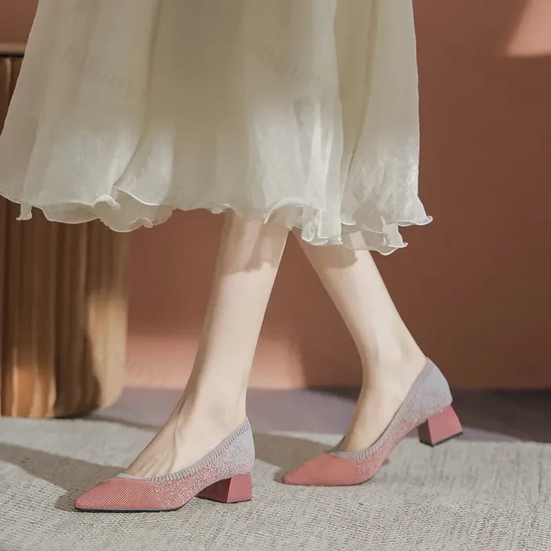 Scarpe singole da donna 2025 Nuove scarpe versatili lavorate a maglia Tacchi spessi e dita a punta Slip on Mesh Scarpe leggere 40 Zapatos De Mujer