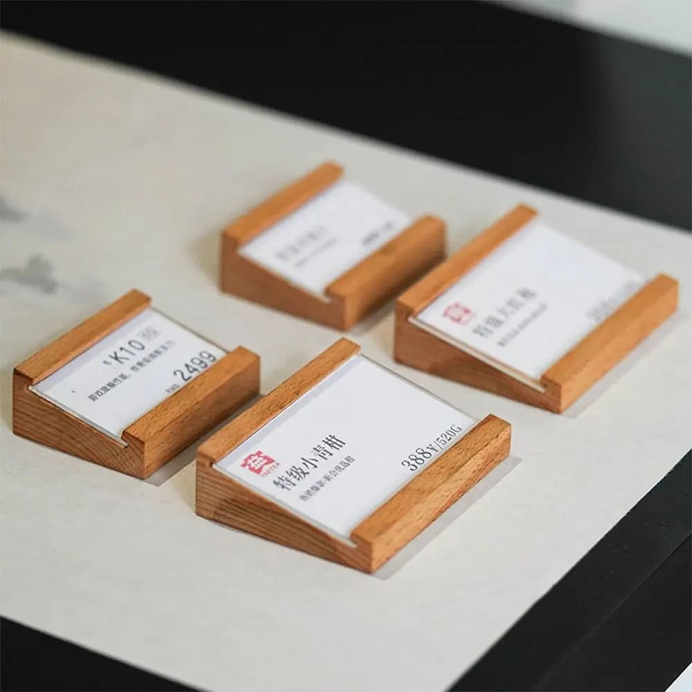 Porta cartellino del prezzo multi-dimensione dal design creativo Base in legno Kahki Porta etichette per caffè Porta cartellino Porta etichette per biglietti da visita Espositore per gioielli