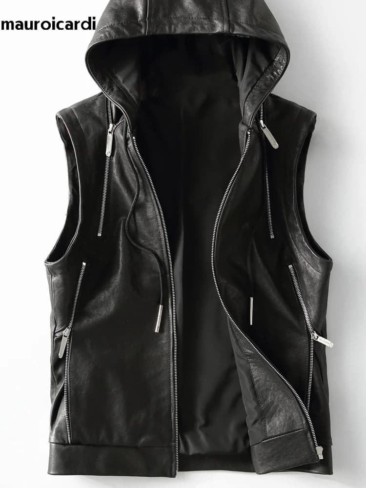 Mauroicardi Primavera Autunno Lusso Elegante Fresco Nero Pu Gilet di Pelle per Gli Uomini con Cappuccio Cerniera Giacca Senza Maniche Abbigliamento Uomo 2023
