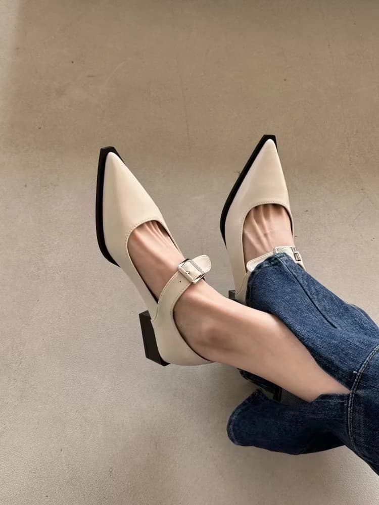 Primavera e autunno nuova linea fibbia per cintura tacco medio piccole scarpe in pelle da indossare scarpe Mary Jane moda scarpe da donna