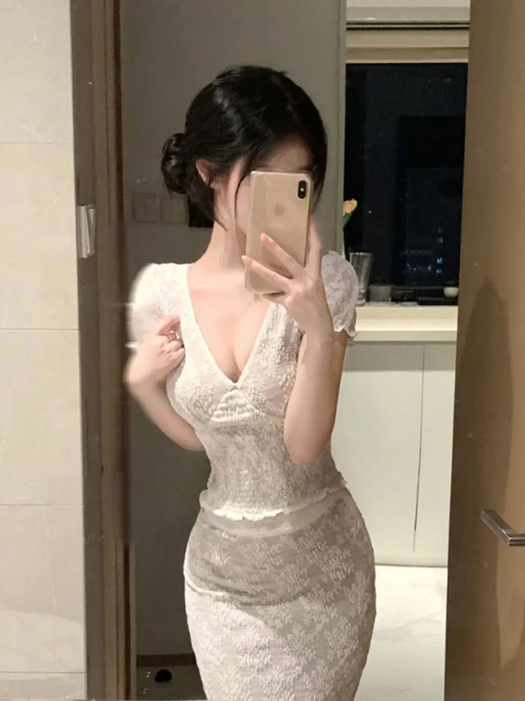 Gentle Wind Unique Super Beautiful V-neck Top Bodycon Skirt Two-piece Set Anti-aging Whole Set Summer 2026