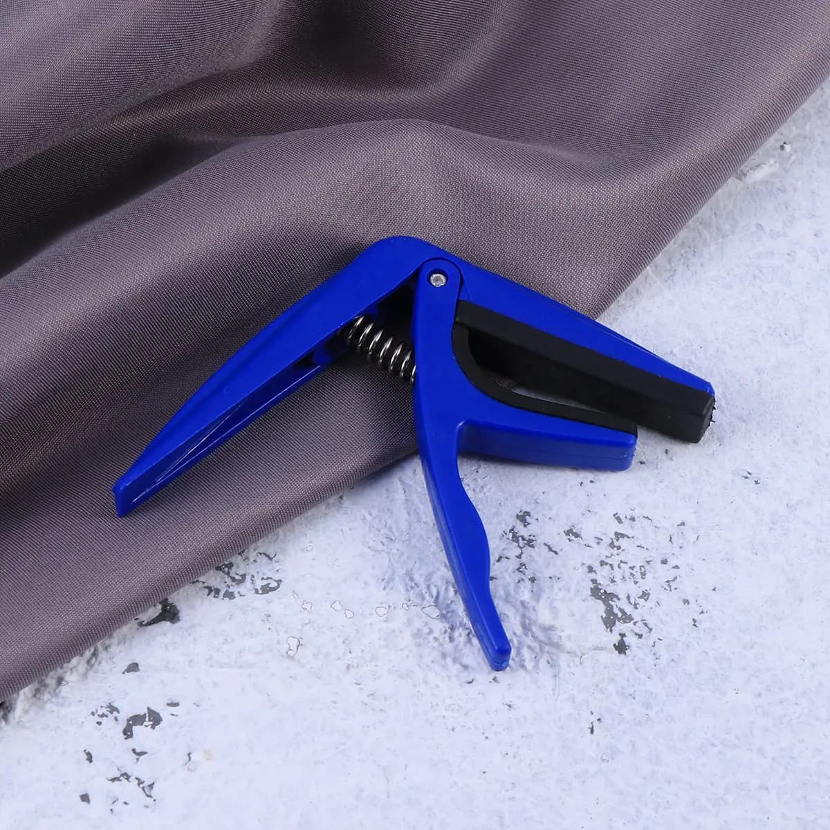 Capotasto Professionale per Ukulele, Chitarra Elettrica e Classica, in Lega di Zinco con Molla e Clip, con Imbottitura in Silicone, Blu