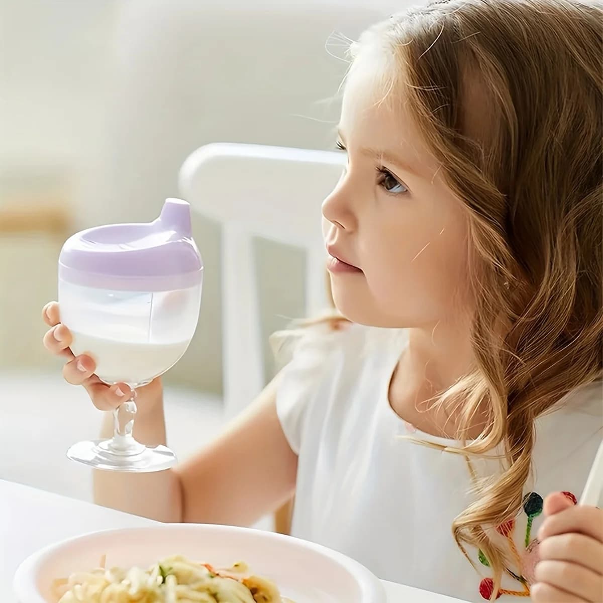 1 tazza divertente per feste per bambini, tazza colorata per vino per bambini, tazza per addestramento all'acqua, succo di latte, calice di plastica per la festa di compleanno