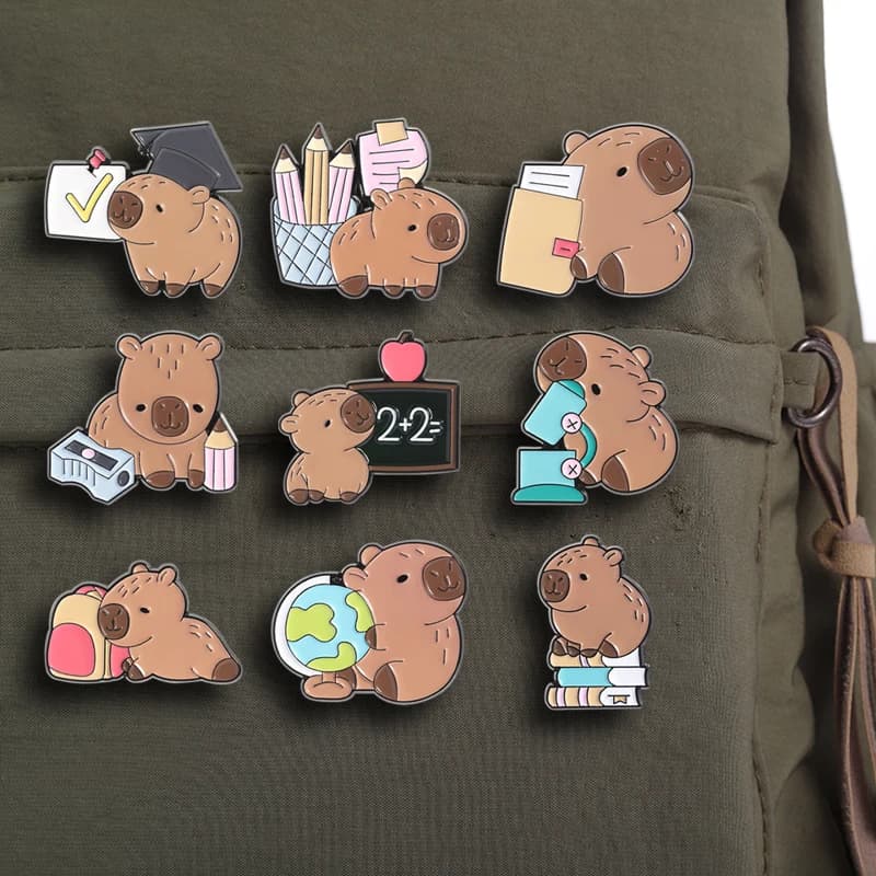 Studio Capibara Spille smaltate Simpatico cartone animato Animale Cancelleria Spille Vestiti Zaino Distintivo da bavero Regalo di gioielli per bambini Amici