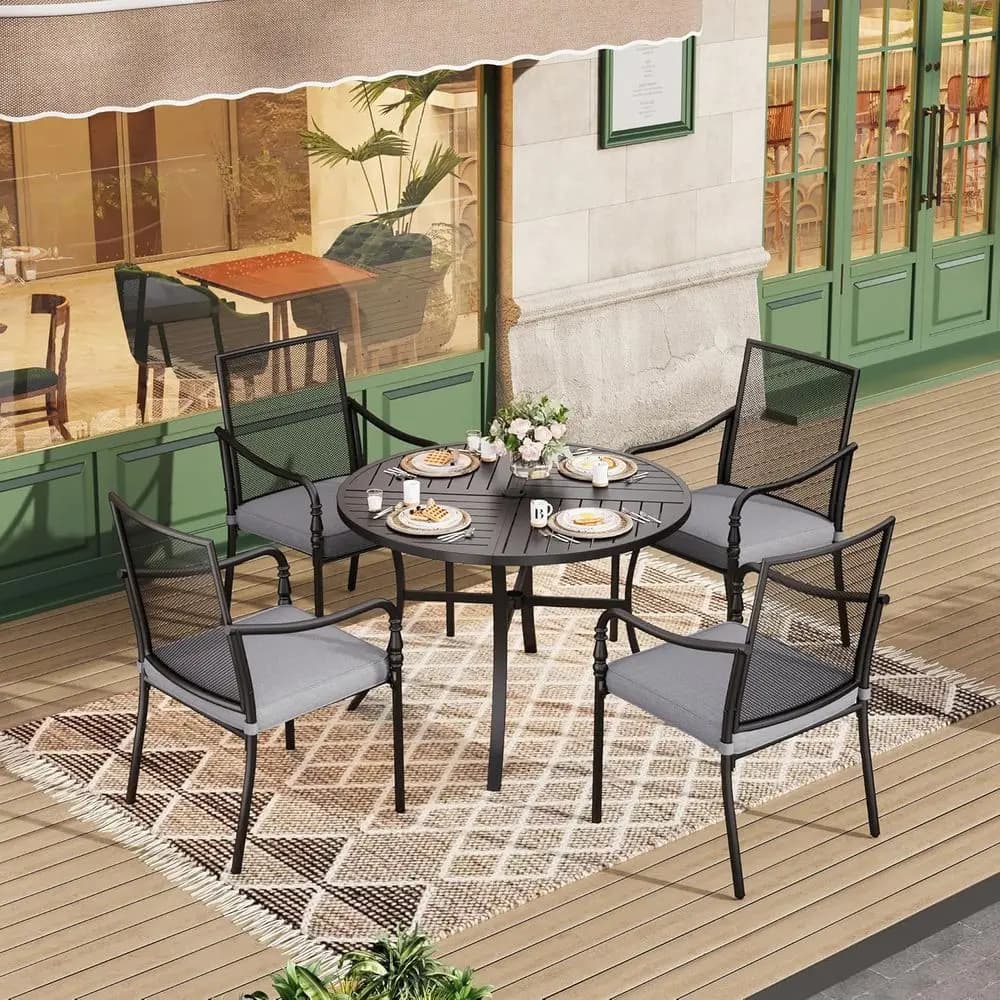 Set da pranzo in metallo per esterni, tavolo da patio nero da 42 pollici con 4 sedie con braccioli imbottiti per giardino e cortile