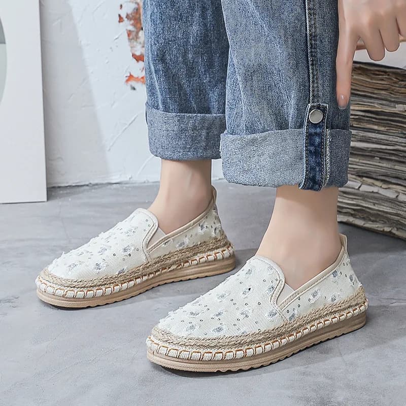 Primavera autunno donna Casual Comfort Slip on Lazy Shoes 2024 piattaforma femminile Flat Slip on Canvas Strap mocassini espadrillas di paglia