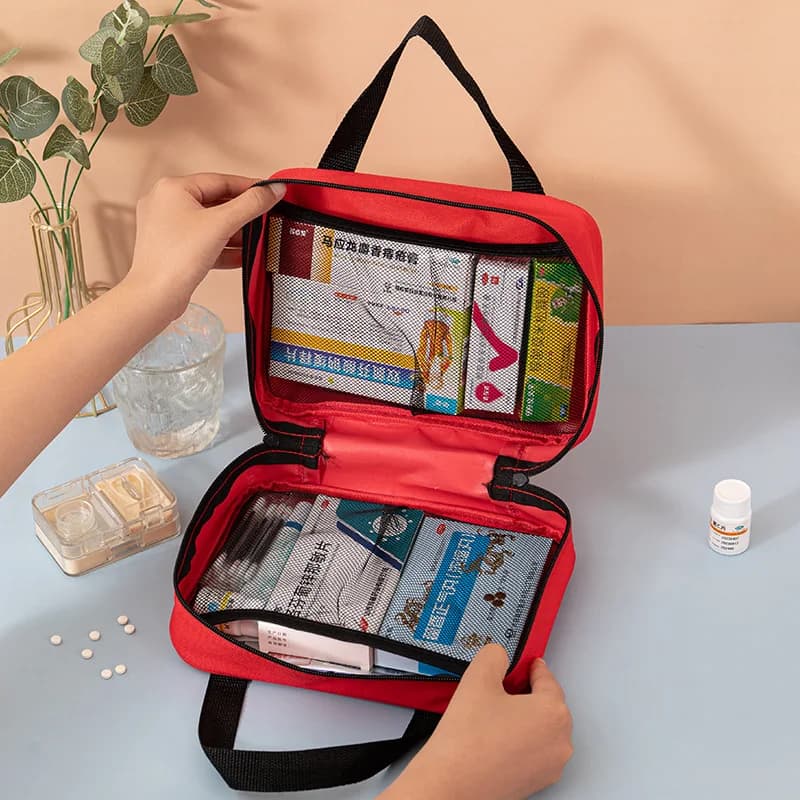 Kit di pronto soccorso di emergenza per esterni e casa Piccolo portatile con tasche multiple in rete Borsa medica di stoccaggio classificata
