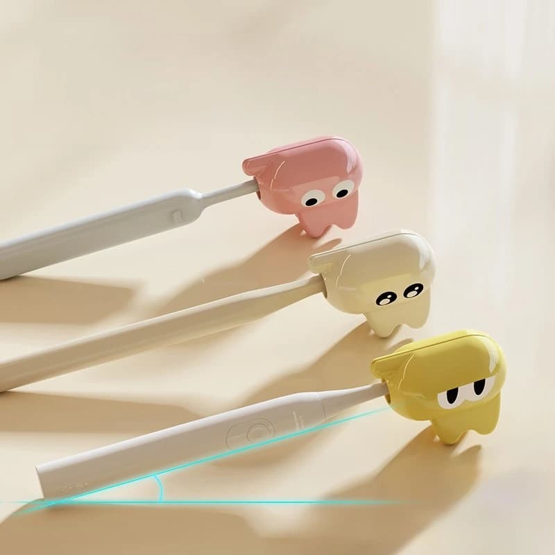 1 piece of protection for the head of the cute cartoon toothbrush - travel organizer for electric heads Portable plastic protective case