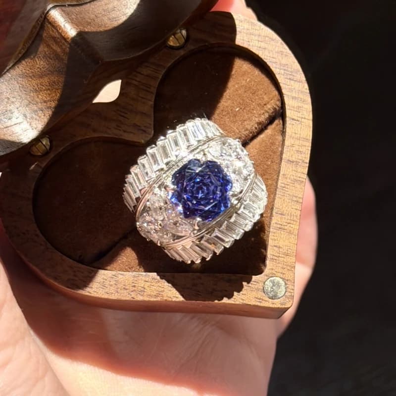Anello Bellux Jewelry Edizione Larga con Gemma Tanzanite Blu Taglio Rosa, Argento 925, Zircone Sintetico, Placcato Oro, Anelli di Lusso Leggero
