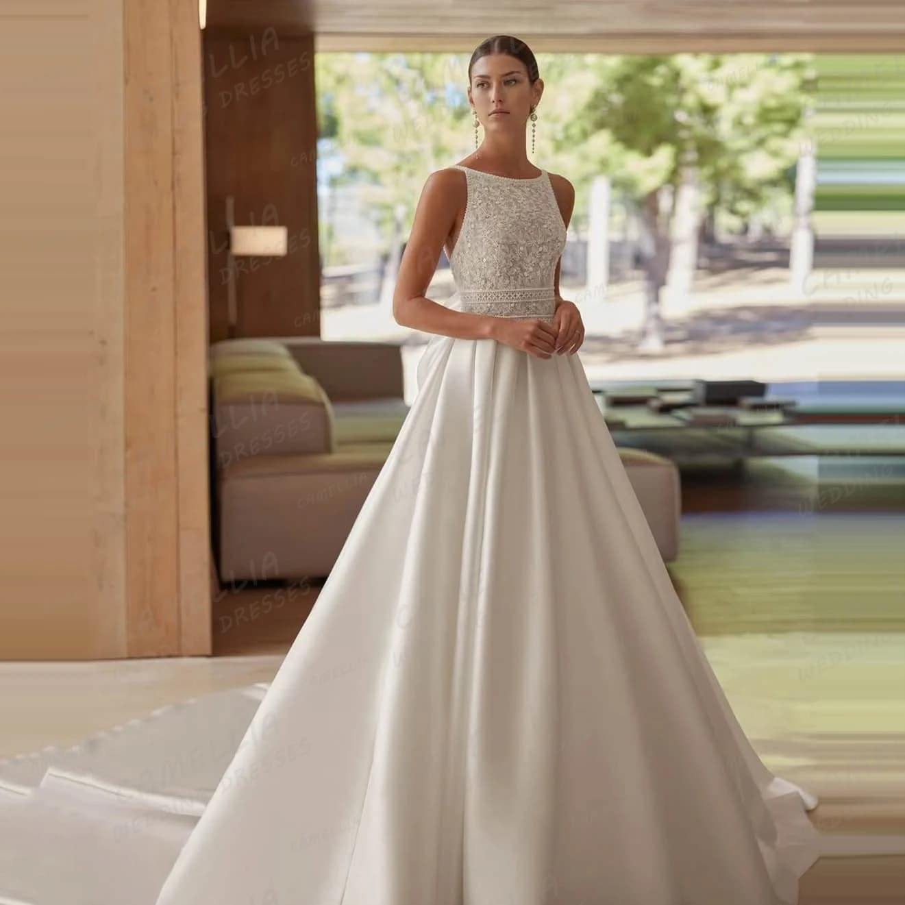 Abiti da sposa semplici A Line 2025 Abiti da sposa sexy in raso senza maniche da donna Sweep Train Appliques Abiti da sposa personalizzati
