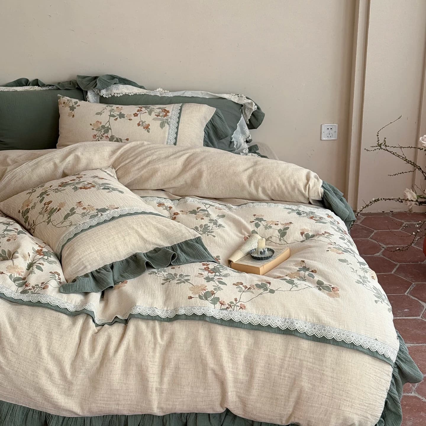 Set of double layer cotton linen and linen with lace volant with vintage floral print Cover flat/with corners Federa 4 pieces