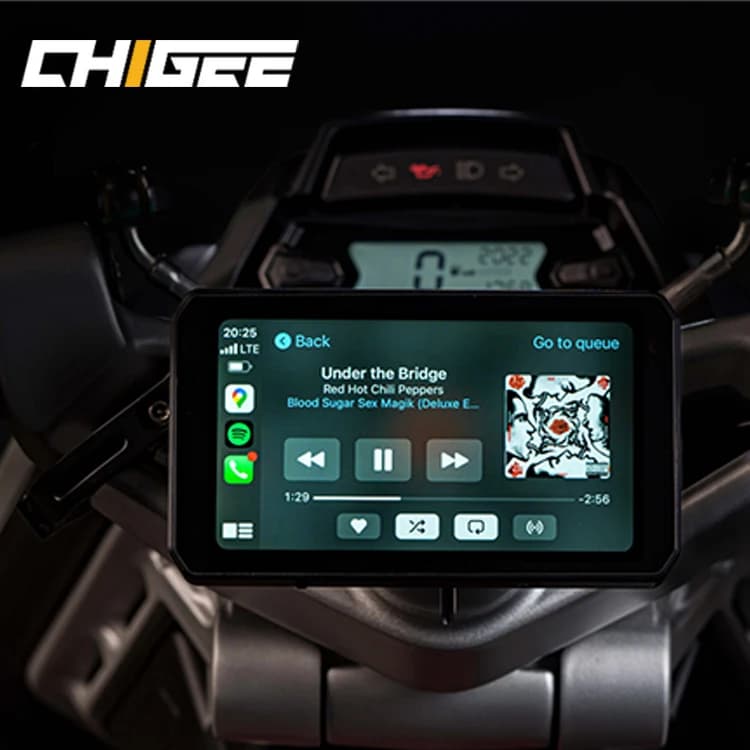 Dash Cam Moto Chigee AIO 5 with GPS, 5 Inch IPS Screen, 720p, 5G, Carplay, Dashboard